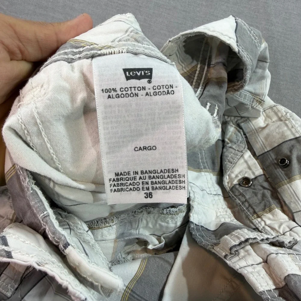 Levi's Cargo‎ Shorts Mens 36 Grey White Plaid Good Condition Cotton Utility